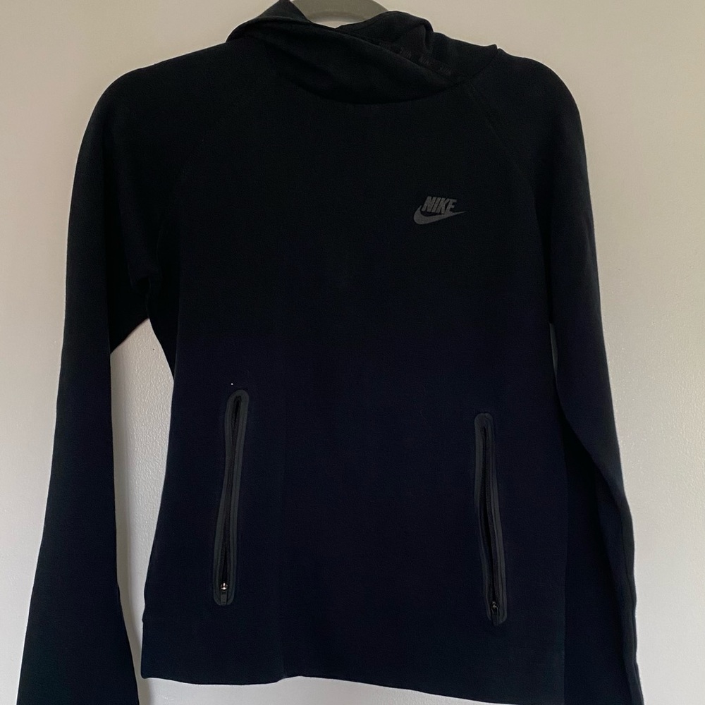 Black Nike, hoodie